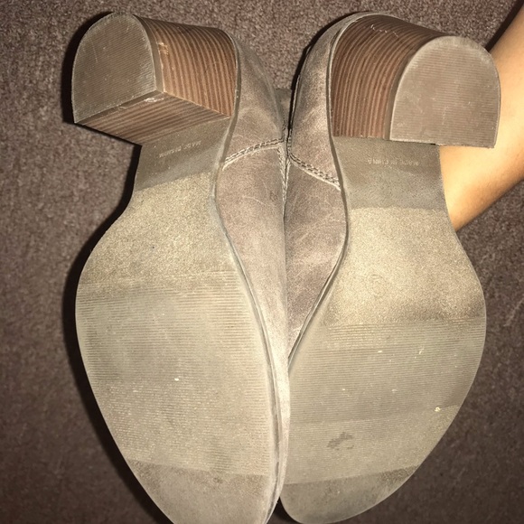 Bootie - block heel size 9 - Picture 3 of 3